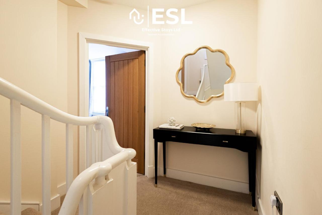 Elegant Apartment On Historic Cobbled High St Shrewsbury Town Centre Exterior photo
